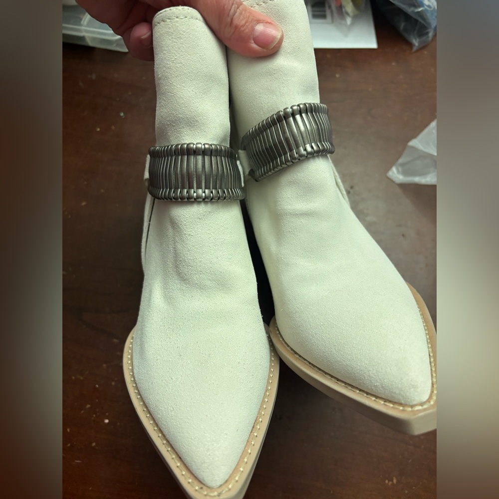 Off white Chelsea suede booties w gun metal ankle accessory size 8.5 Y2K preppy - Picture 2 of 10